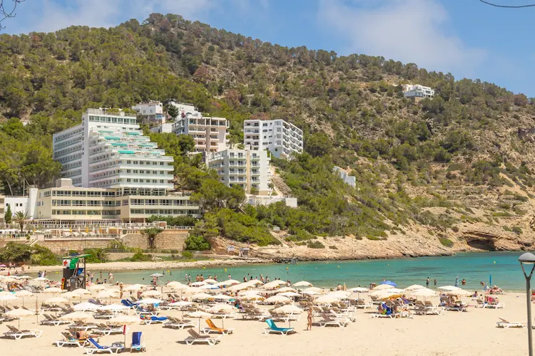 Luchthaven transfer bestemming in Cala Llonga, Ibiza